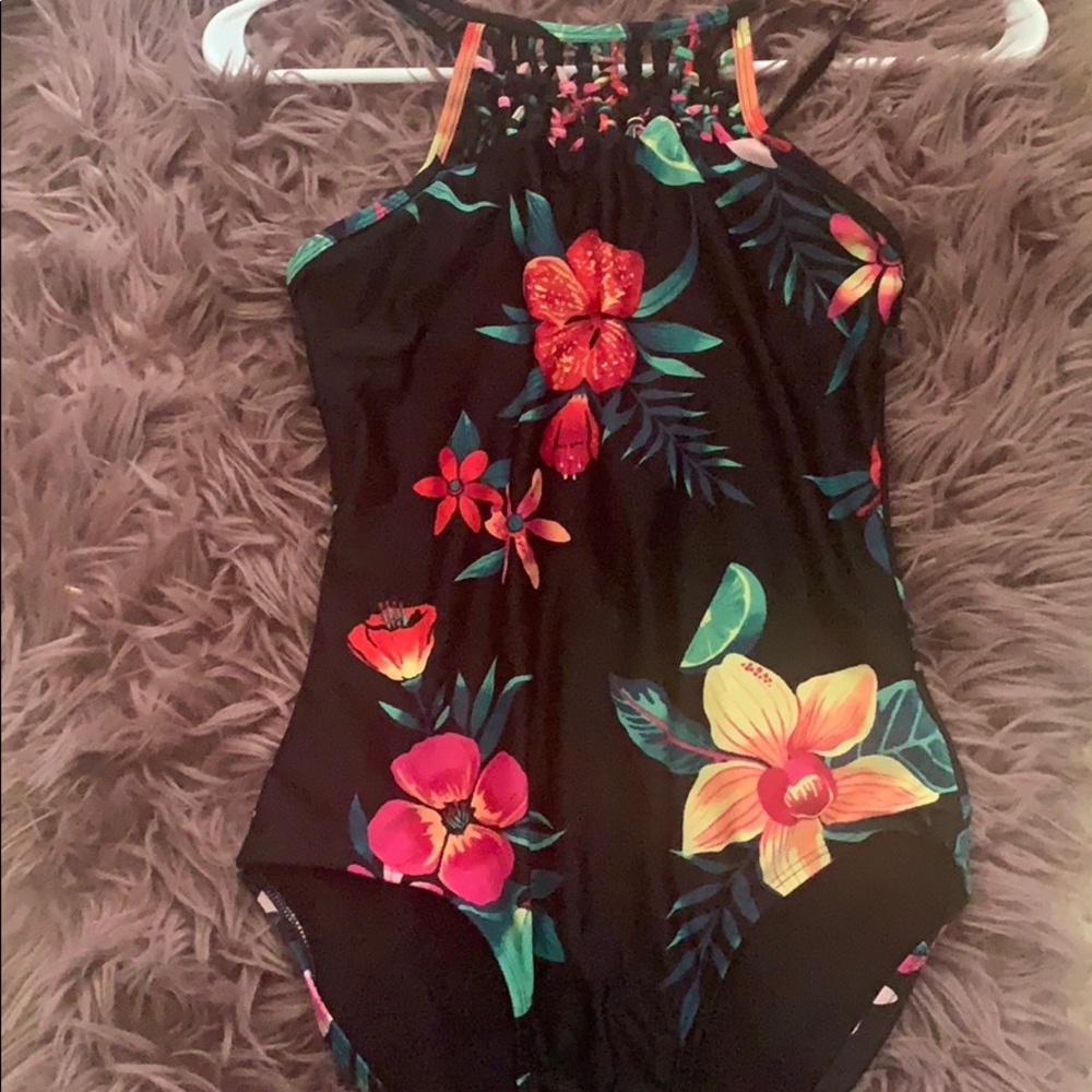 girls bathing suit